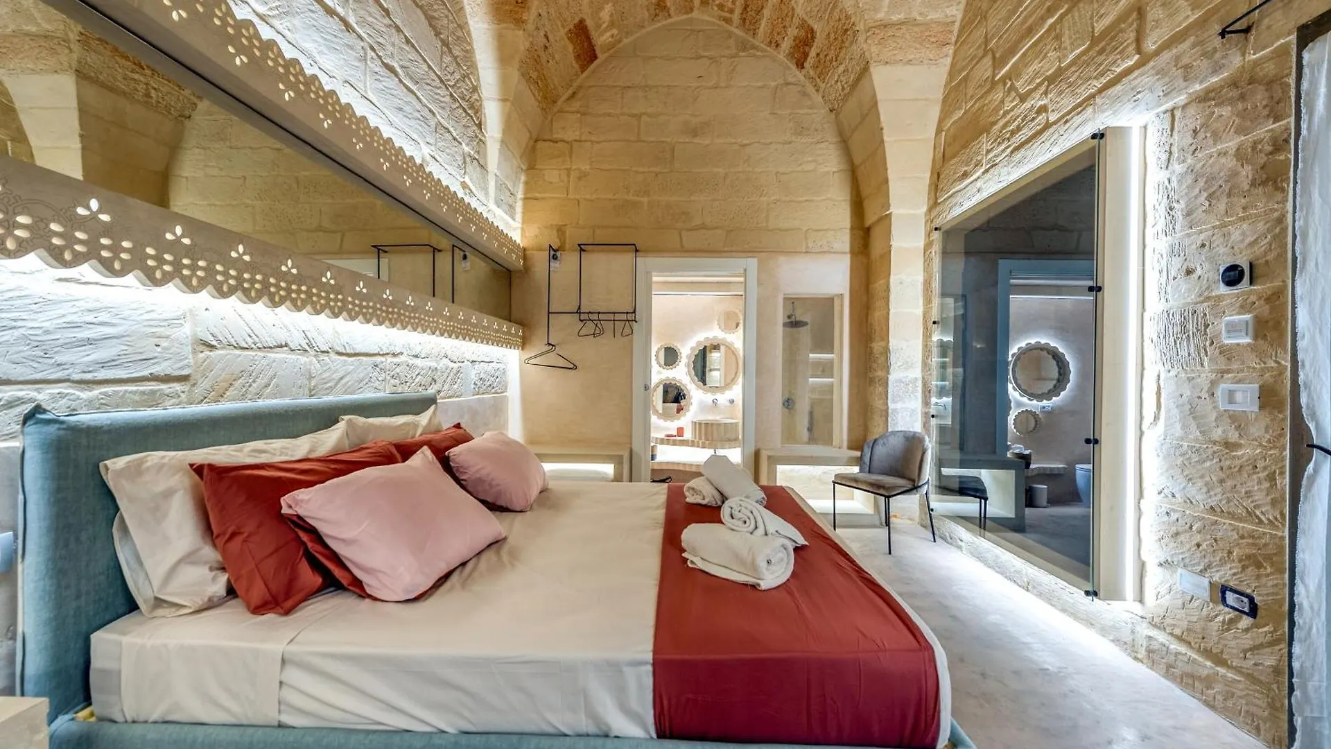Via Cota 24 Bed and Breakfast Λέτσε