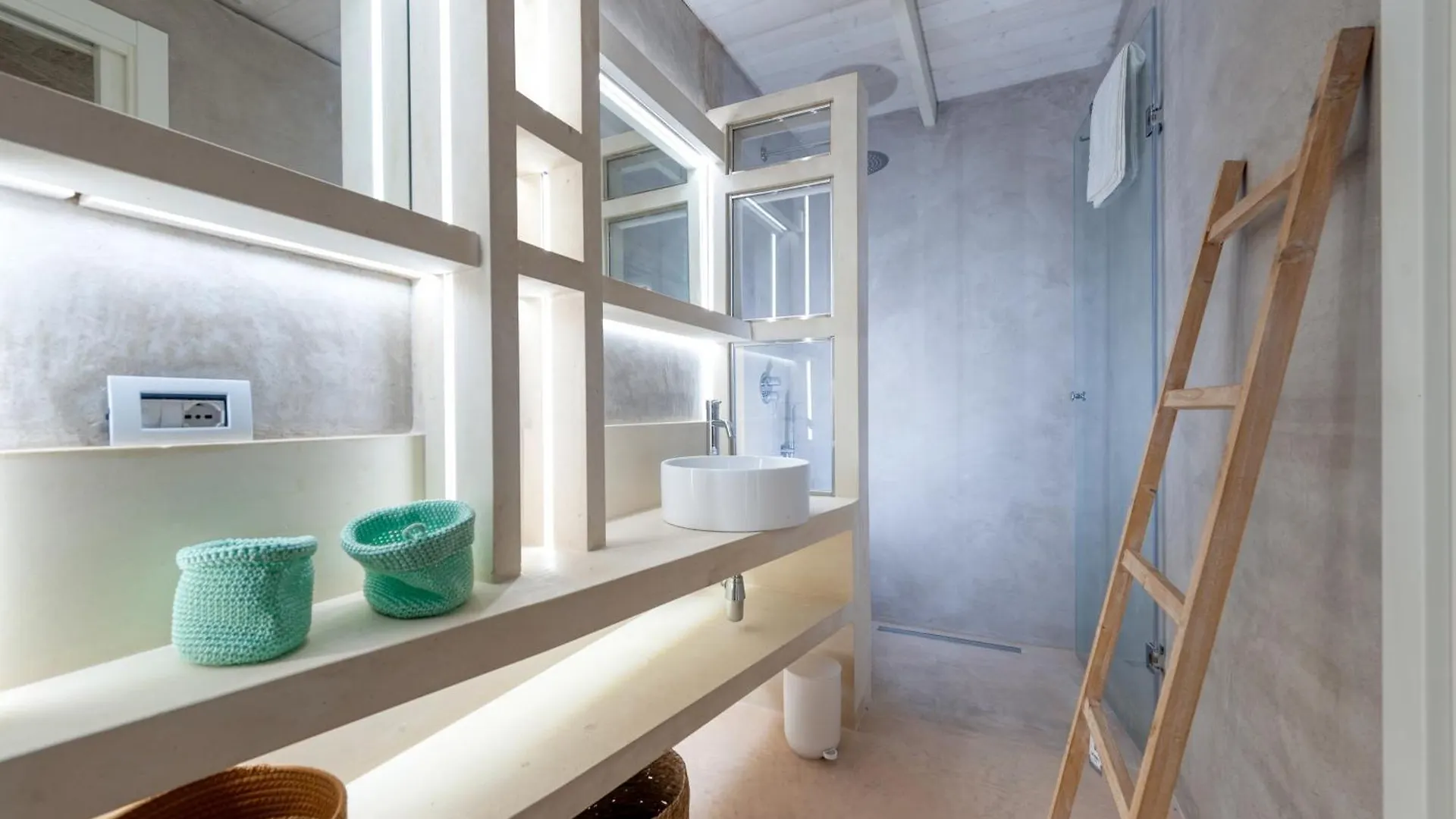 Via Cota 24 Bed and Breakfast Λέτσε