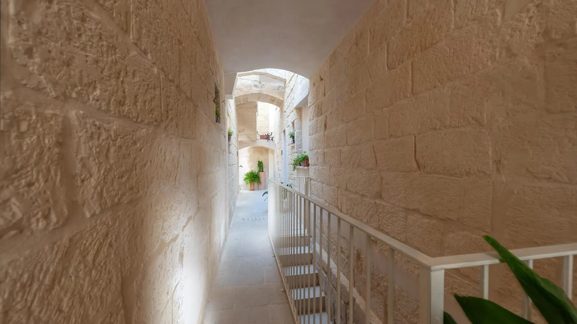 Via Cota 24 Bed and Breakfast Λέτσε